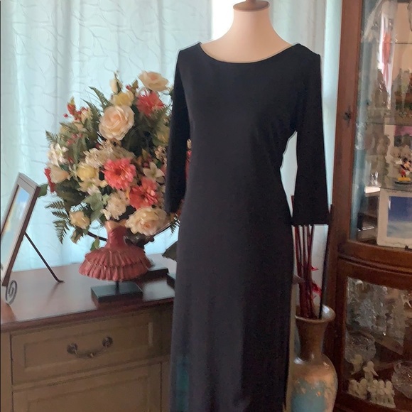 Dress - Picture 1 of 3